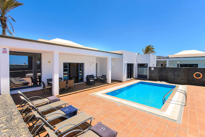 Villa Mamma Mia B - alquiler de villas en lanzarote con piscina privada
