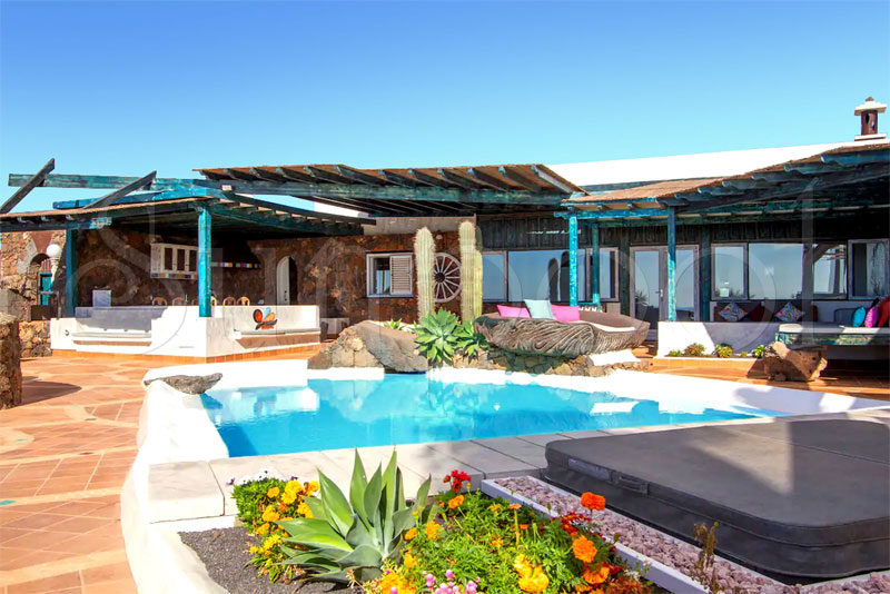 Villa Dafmir - villas en lanzarote con piscina climatizada