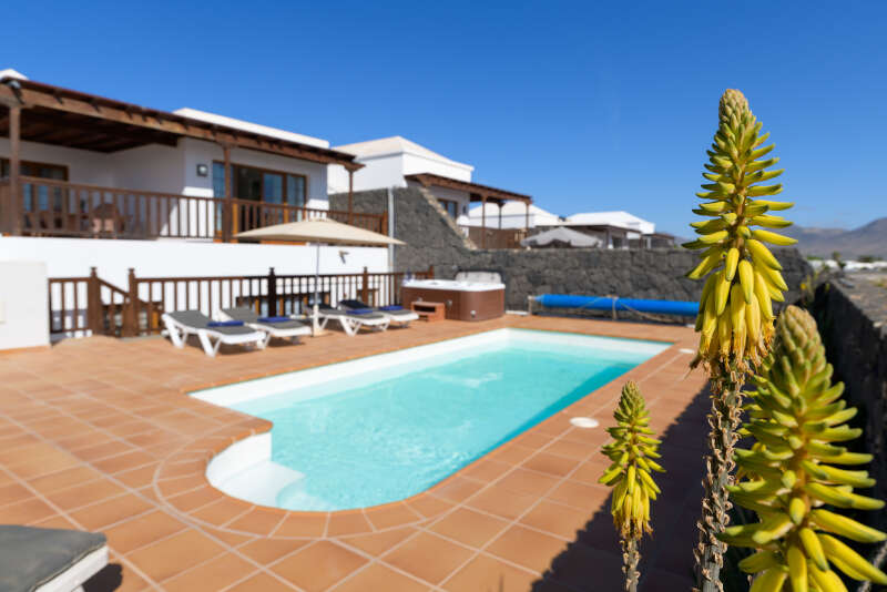 Villa Jeamir 1 - villas en lanzarote con piscina climatizada