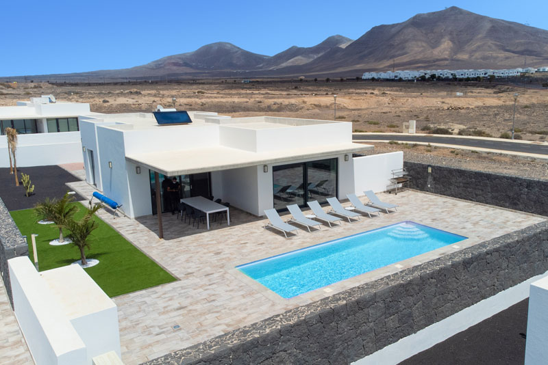Villa Guaxara - villas en lanzarote con piscina climatizada