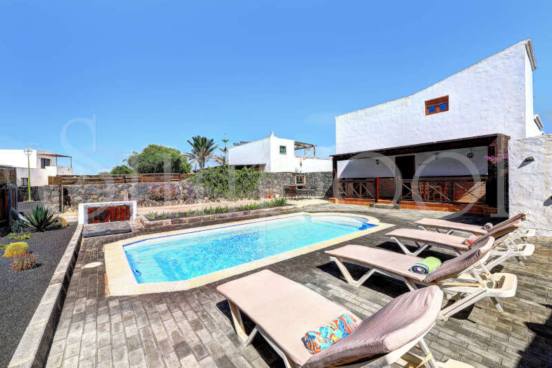 Casa Cernícalo - villa en lanzarote con piscina