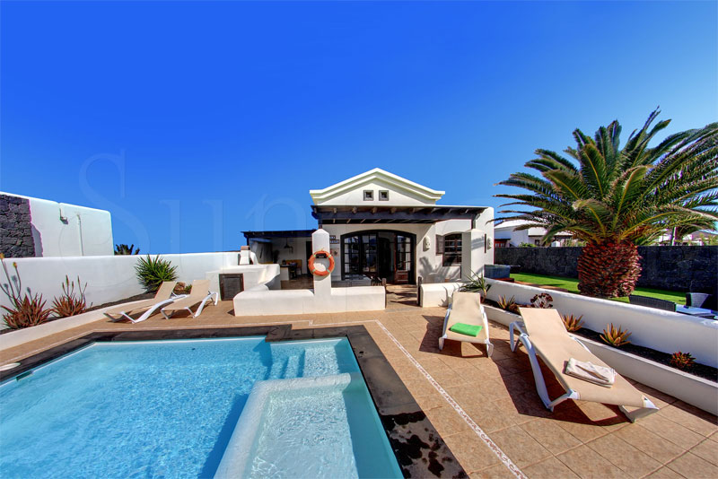 Villa Sandstone - villa en lanzarote con piscina privada