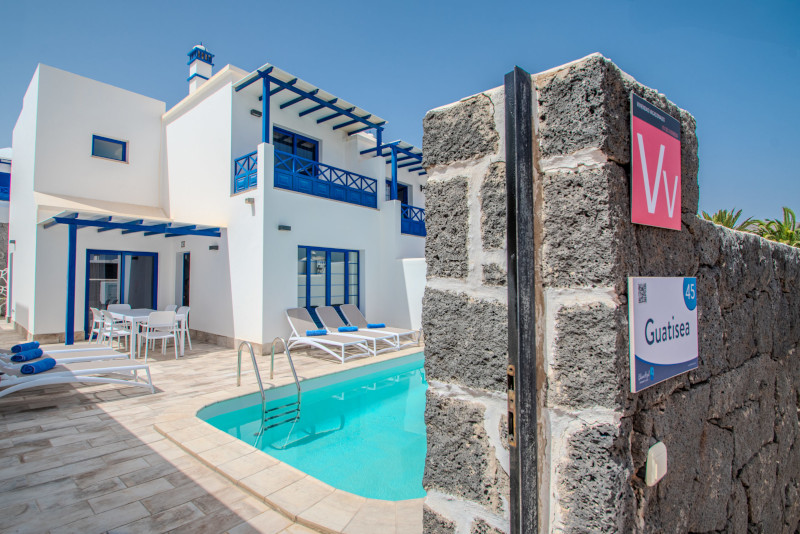 Villa Guatisea - alquiler de villas en lanzarote con piscina privada