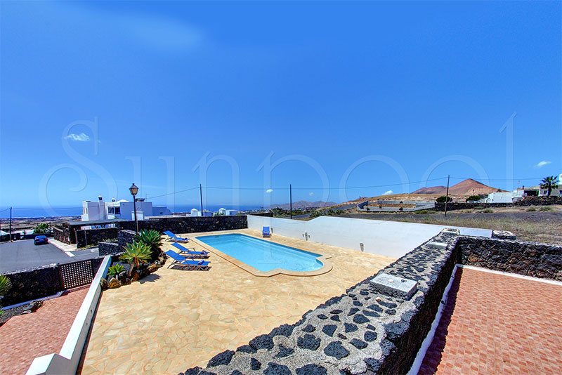 Villa Pelzer - villas en lanzarote con piscina climatizada