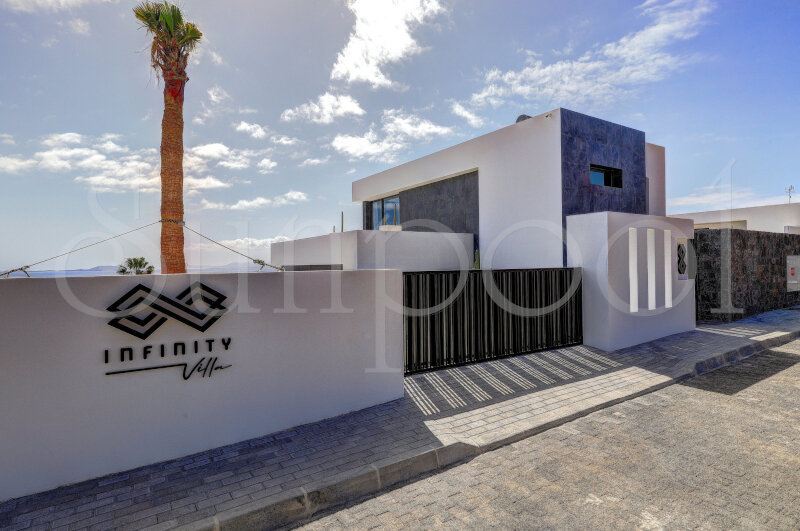 Villa Infinity - villa en lanzarote con piscina