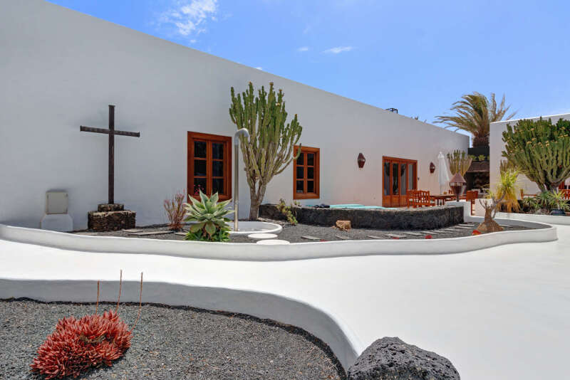 Villa El Cactus La Cueva - villas en lanzarote con piscina climatizada
